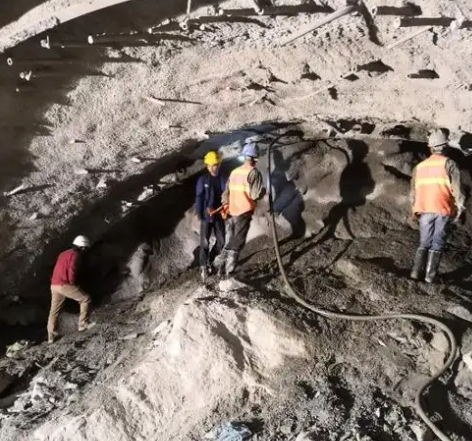 畅好乡拱顶带模注浆料的施工流程及注意事项